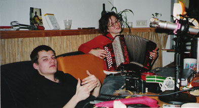 Stephan and Anna-Lisa, in the kitchen: Jam, and jammin.